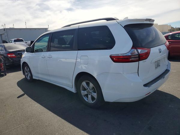 2019 TOYOTA SIENNA LE