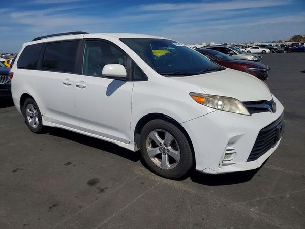 2019 TOYOTA SIENNA LE