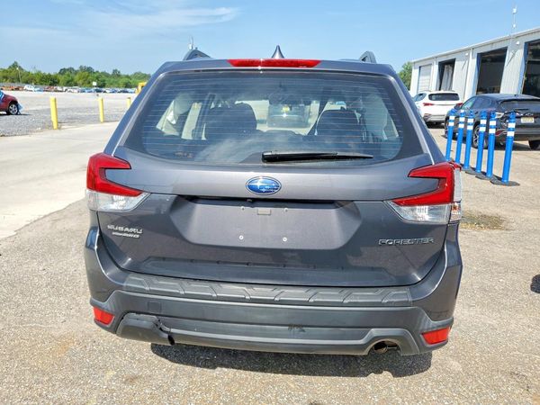 2021 SUBARU FORESTER Base