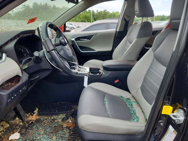 2019 TOYOTA RAV4 Limited
