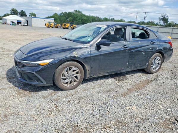2024 HYUNDAI ELANTRA