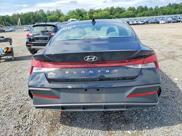 2024 HYUNDAI ELANTRA