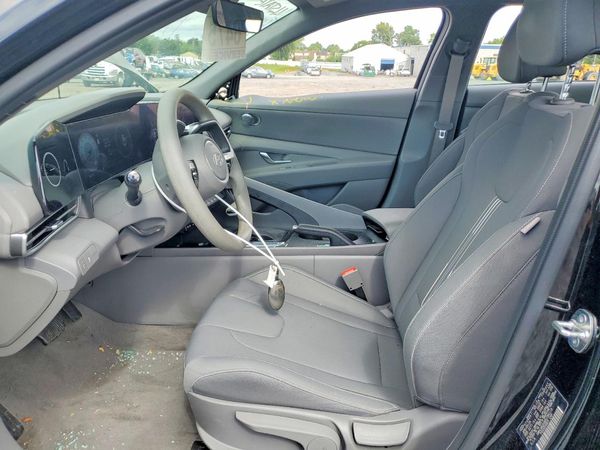 2024 HYUNDAI ELANTRA