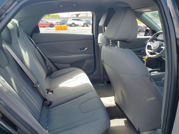 2024 HYUNDAI ELANTRA