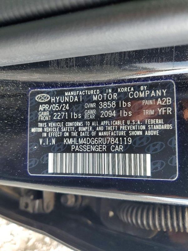 2024 HYUNDAI ELANTRA