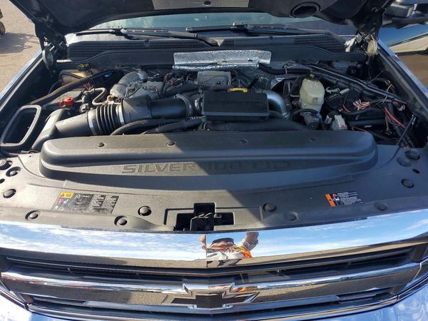 2018 CHEVROLET SILVERADO LTZ — Engine bay