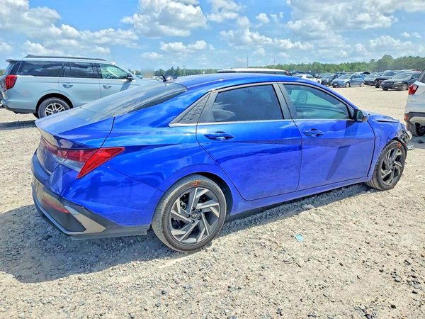 2024 HYUNDAI ELANTRA