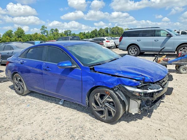 2024 HYUNDAI ELANTRA