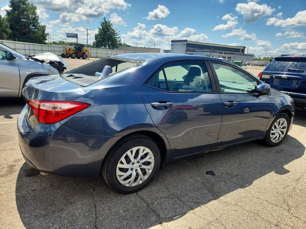 2017 TOYOTA COROLLA