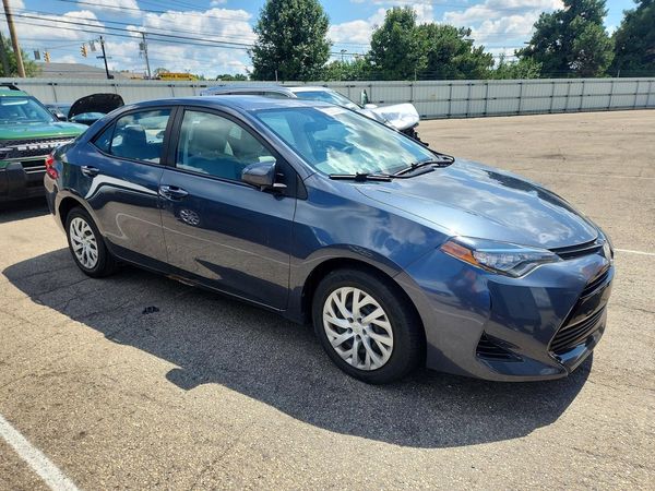 2017 TOYOTA COROLLA