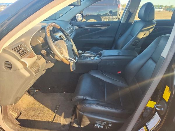 2013 LEXUS LS 460