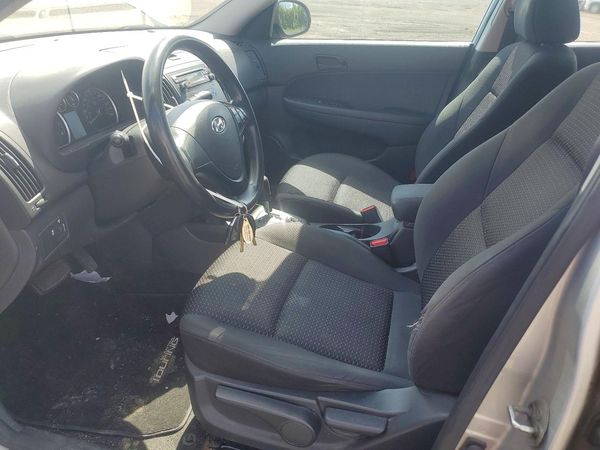 2012 HYUNDAI ELANTRA GL