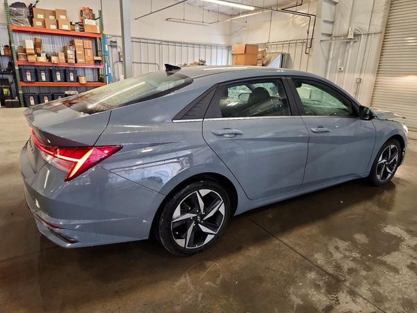 2022 HYUNDAI ELANTRA