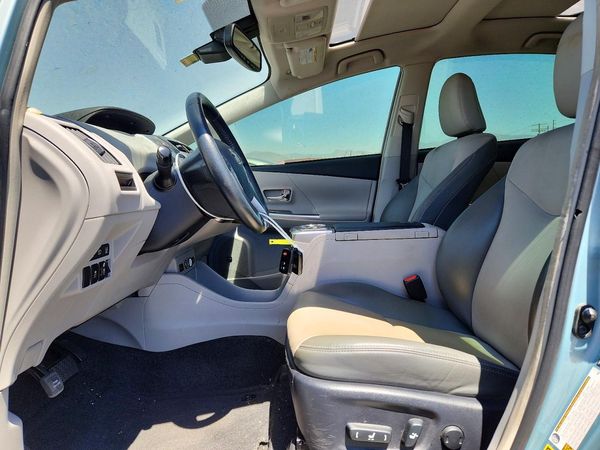 2015 TOYOTA PRIUS