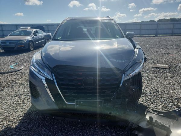 2024 NISSAN KICKS