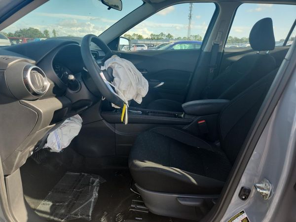 2024 NISSAN KICKS