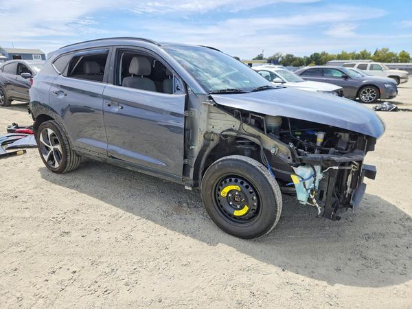 2018 HYUNDAI TUCSON — Passenger 3/4