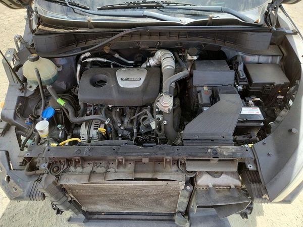 2018 HYUNDAI TUCSON — Engine bay