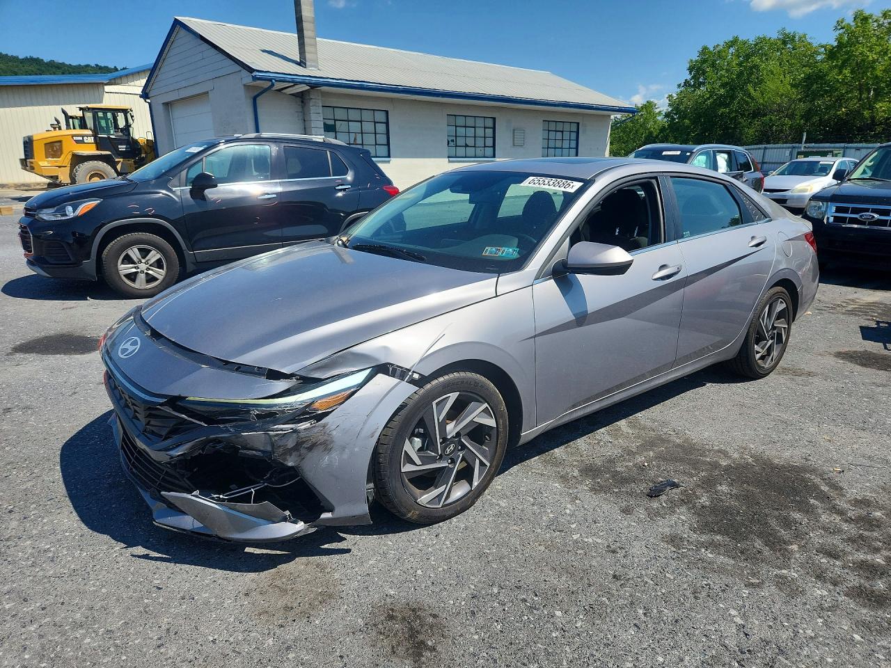 2025 HYUNDAI ELANTRA SEL Convenience — Front 3/4