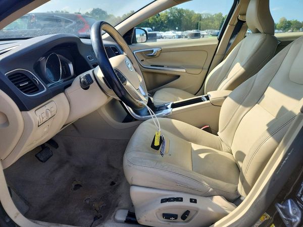 2015 VOLVO S60 Premier (non R design)