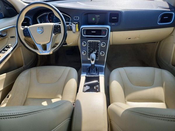 2015 VOLVO S60 Premier (non R design)