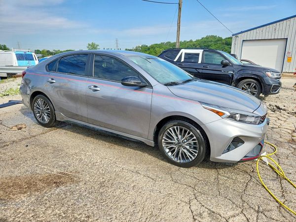 2024 KIA FORTE — Passenger 3/4