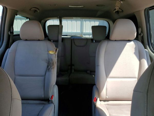 2015 KIA SEDONA GL - Middle-low