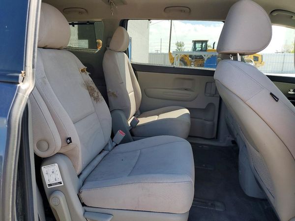 2015 KIA SEDONA GL - Middle-low