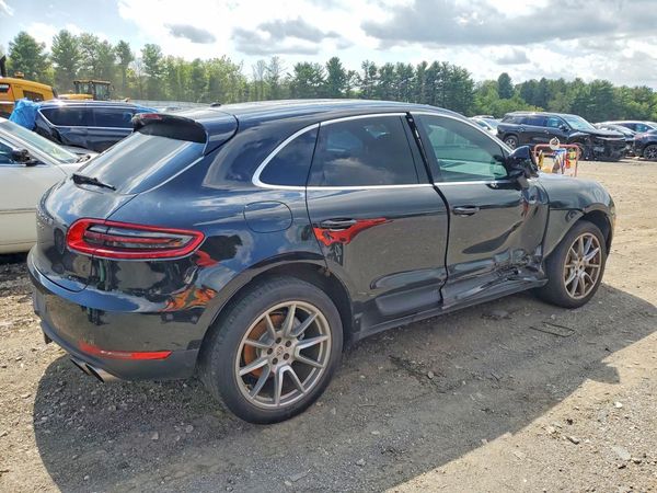 2015 PORSCHE MACAN