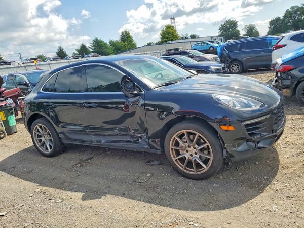 2015 PORSCHE MACAN