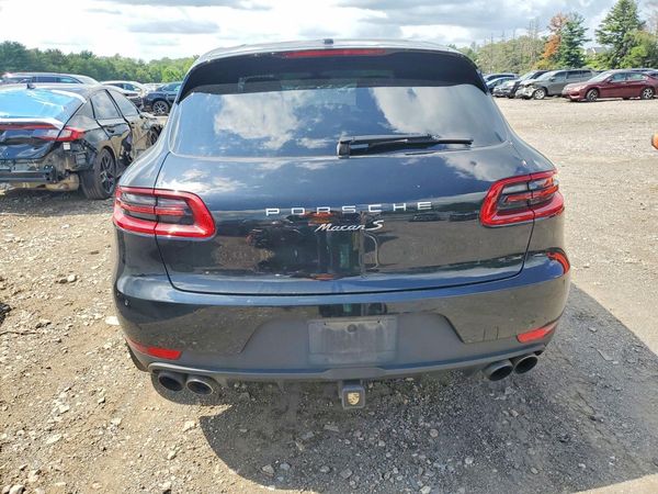 2015 PORSCHE MACAN