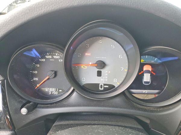 2015 PORSCHE MACAN