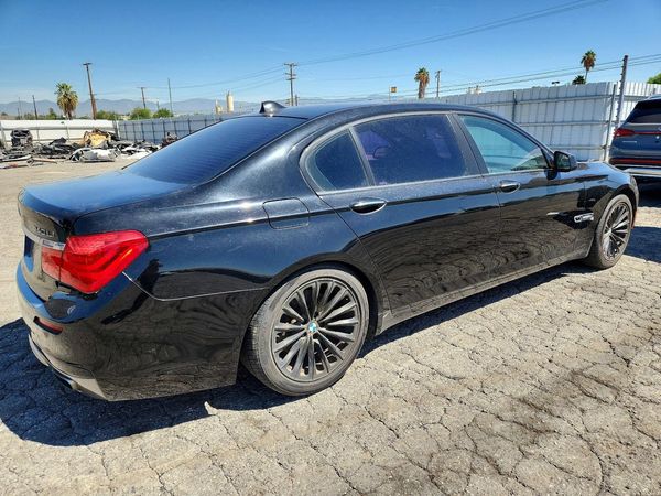 2012 BMW 740