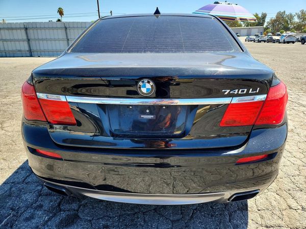 2012 BMW 740