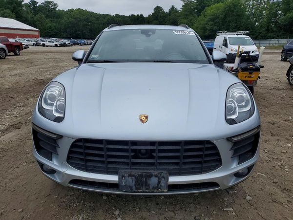 2015 PORSCHE MACAN