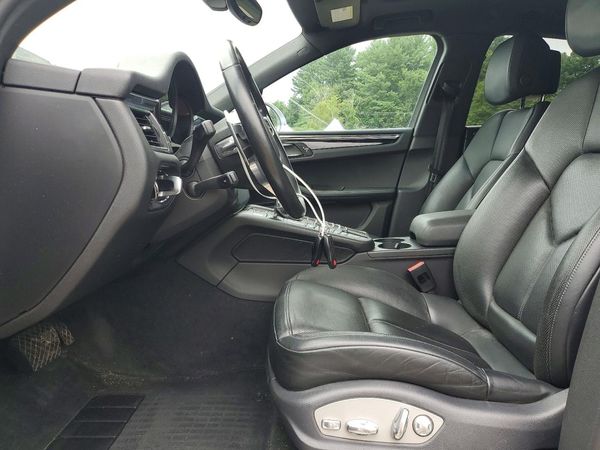 2015 PORSCHE MACAN