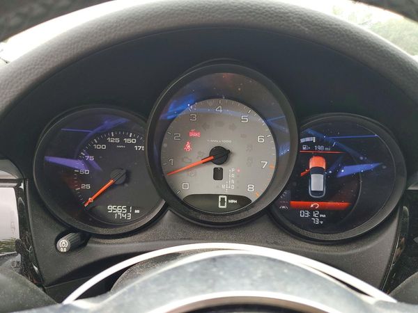 2015 PORSCHE MACAN