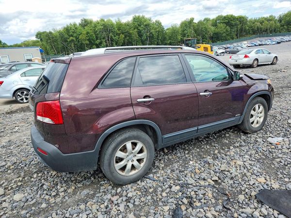 2013 KIA SORENTO Base / LX