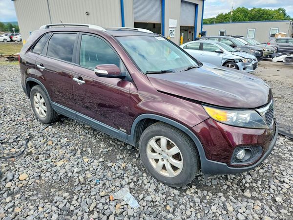 2013 KIA SORENTO Base / LX