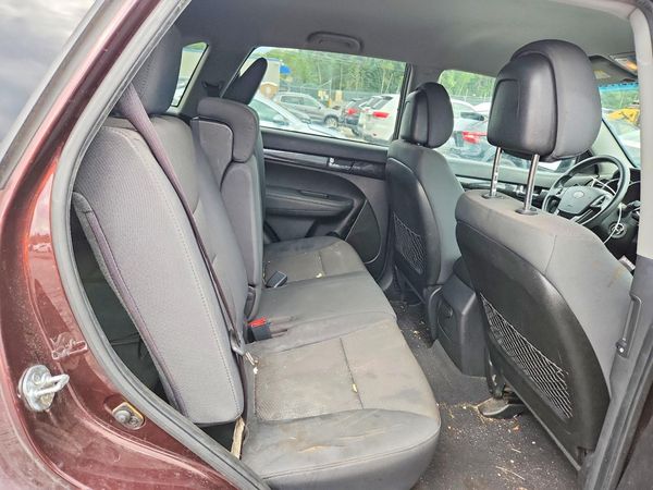 2013 KIA SORENTO Base / LX
