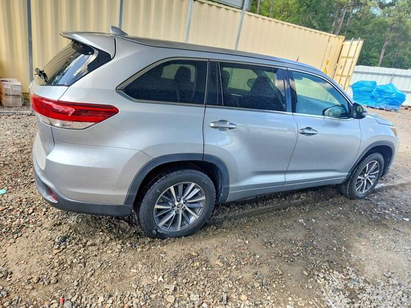 2018 TOYOTA HIGHLANDER SE/XLE