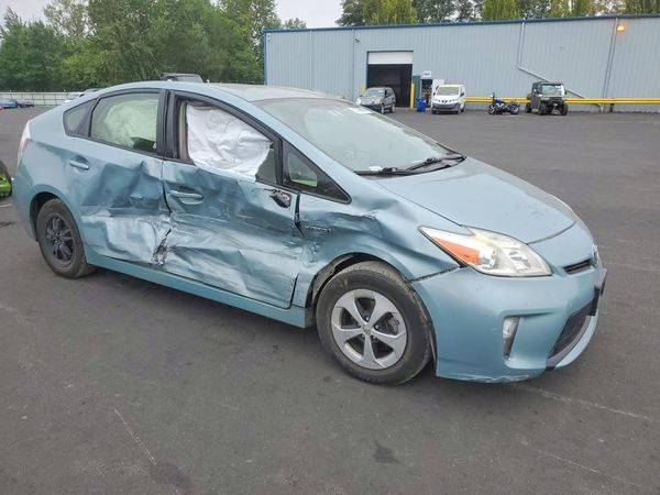 2015 TOYOTA PRIUS