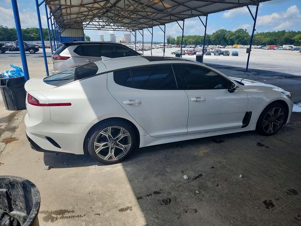 2021 KIA STINGER Base