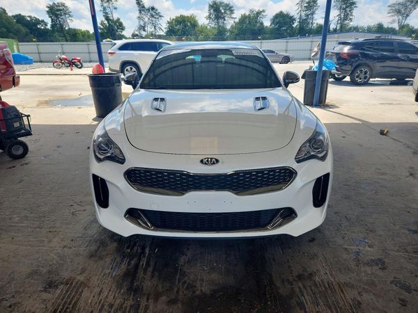 2021 KIA STINGER Base