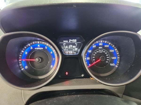 2014 HYUNDAI ELANTRA GLS (Middle)