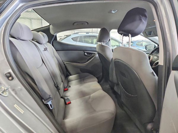 2014 HYUNDAI ELANTRA GLS (Middle)