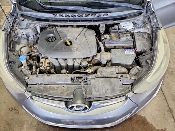 2014 HYUNDAI ELANTRA GLS (Middle)