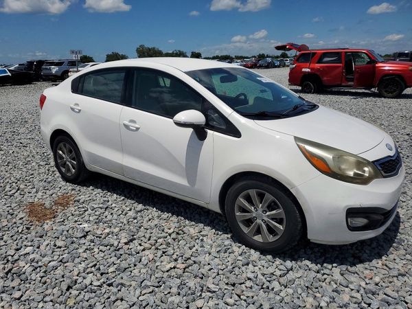2013 KIA RIO