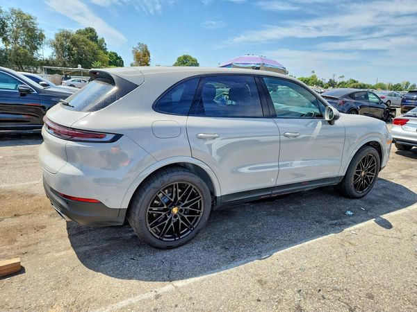 2024 PORSCHE CAYENNE