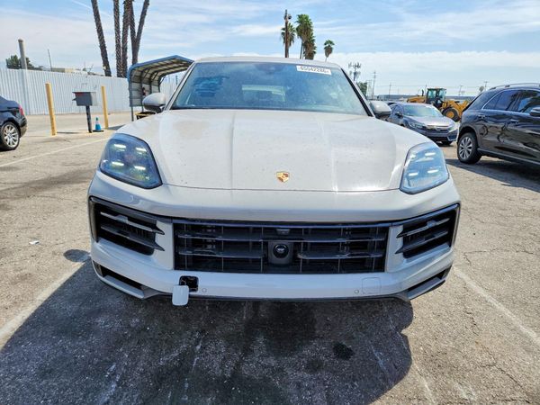 2024 PORSCHE CAYENNE